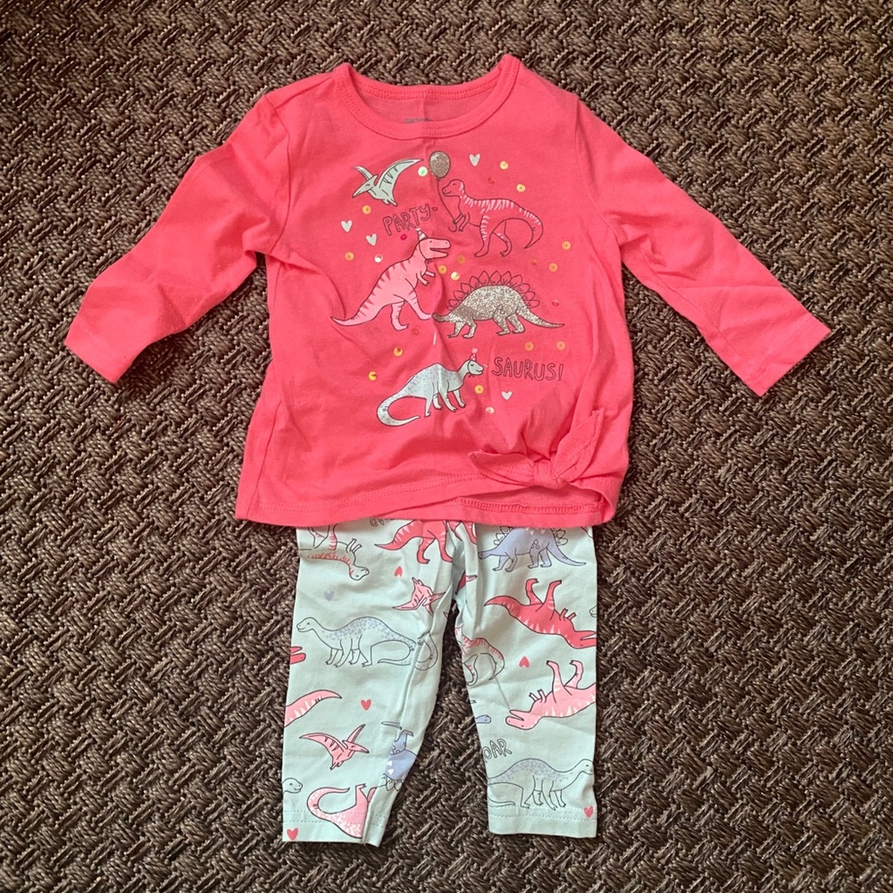Carter’s Outfits - Picture 2 of 6